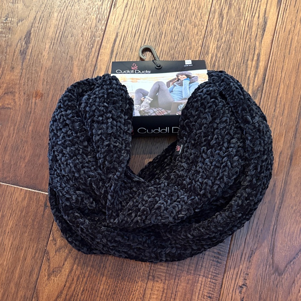 Cuddl Duds Textured Black Knit Infinity Scarf